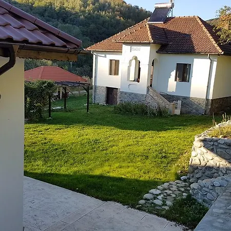 Çiftlik konaklama Pensiunea Agroturistica Cerna, Vaideeni, Valcea *
